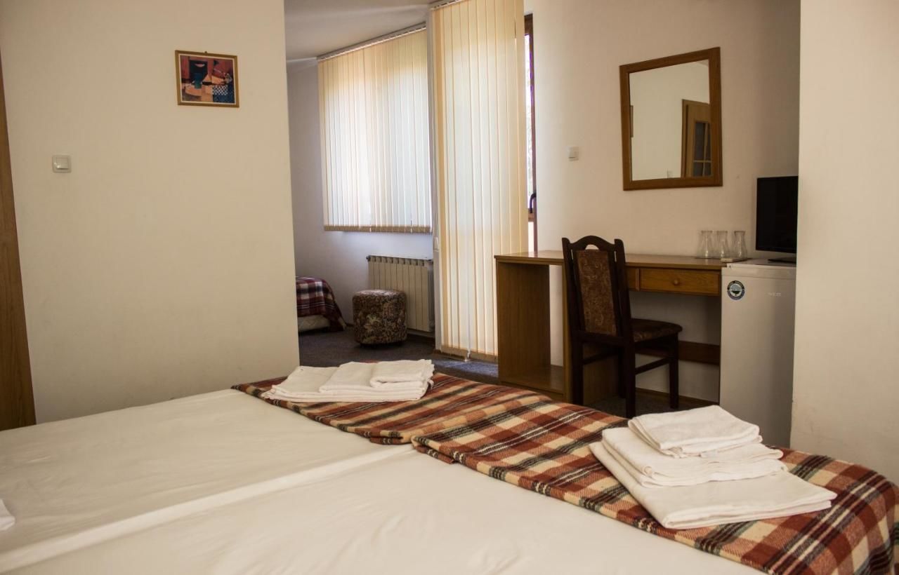 Отель Family Hotel Saint Iliya Бургас-35
